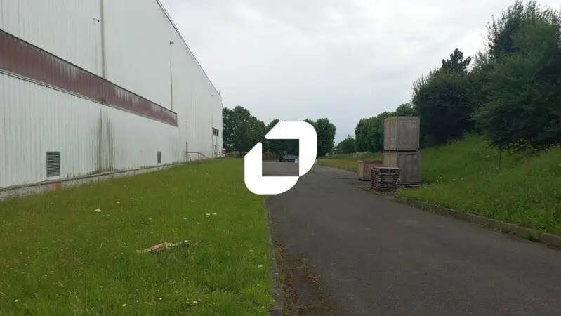 Industriel dans SAINT-OUEN-L'AUMONE à louer - Photo du bâtiment - Image 2 de 11