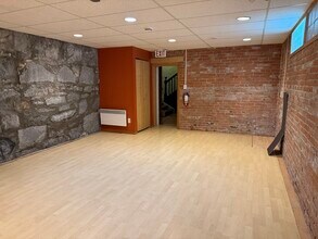 632 Carnarvon St, New Westminster, BC for lease Interior Photo- Image 2 of 5
