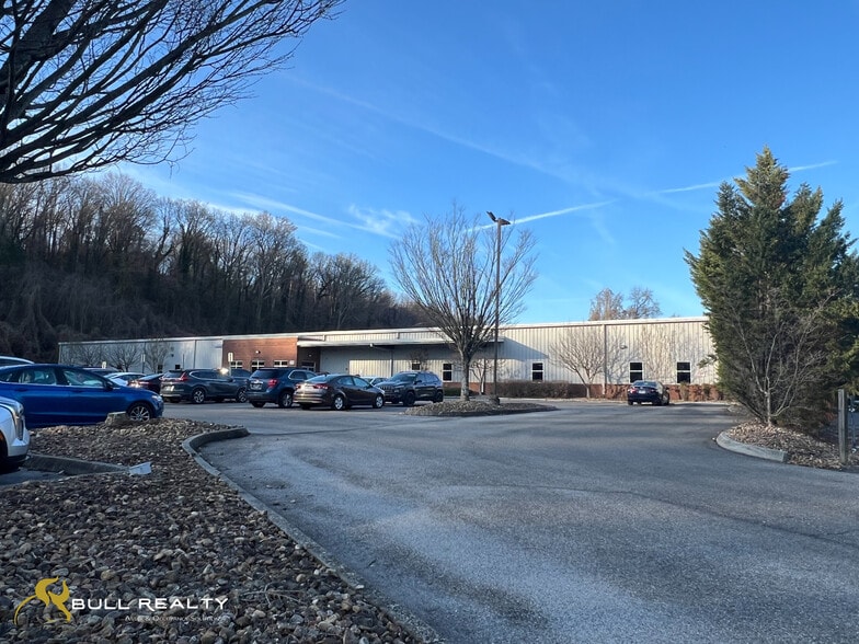 2600 Western Ave, Knoxville, TN for sale - Building Photo - Image 2 of 4