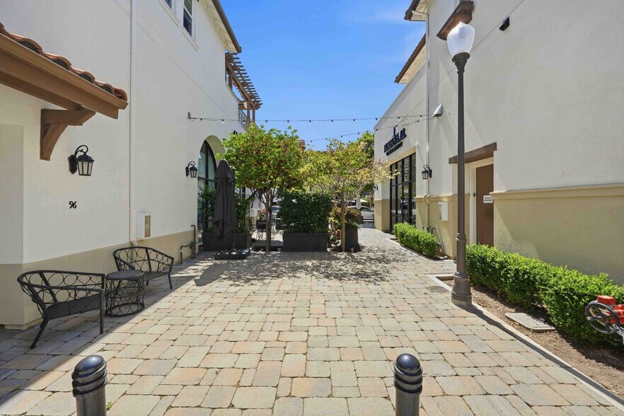 97 E 3rd St, Morgan Hill, CA à vendre - Photo du bâtiment - Image 3 de 13
