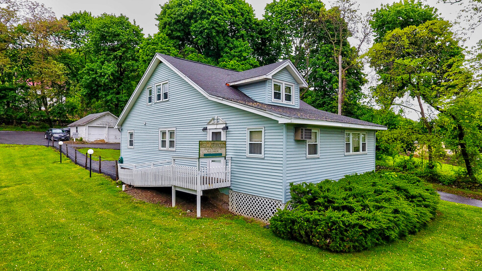 102 Windsor Hwy, New Windsor, NY à vendre - Photo principale - Image 1 de 25