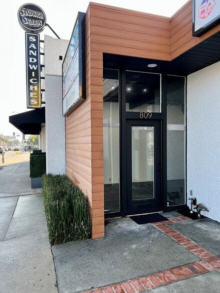 809 S Gaffey St, San Pedro, CA à louer - Photo du bâtiment - Image 1 de 10