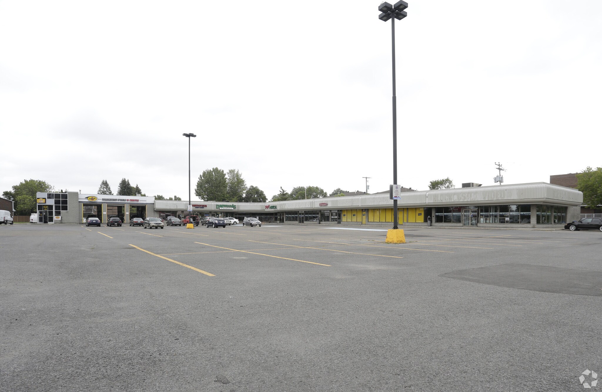 4269-4299 Boul Saint-Jean, Dollard-des-Ormeaux, QC for sale Primary Photo- Image 1 of 1