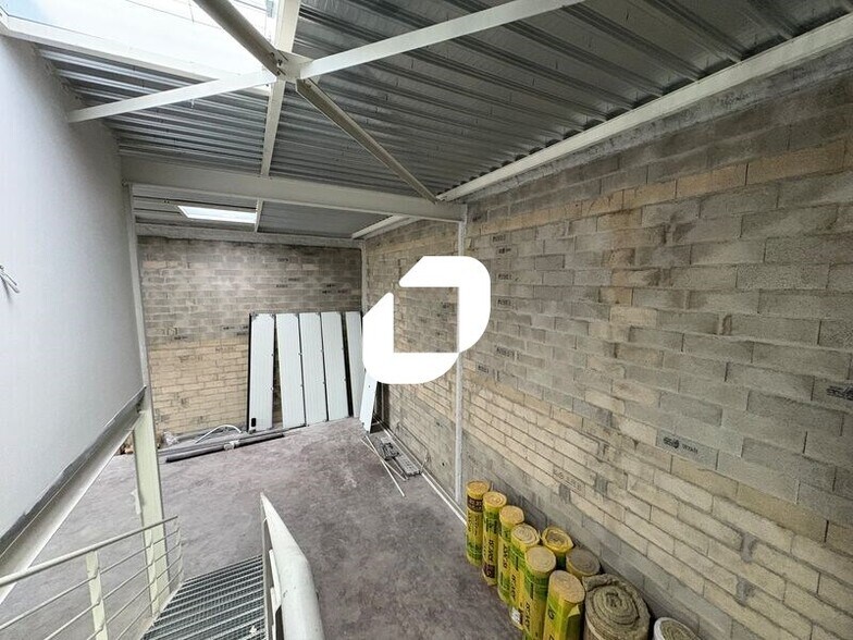 Local d'activités dans Plaisir à vendre - Photo du bâtiment - Image 3 de 13