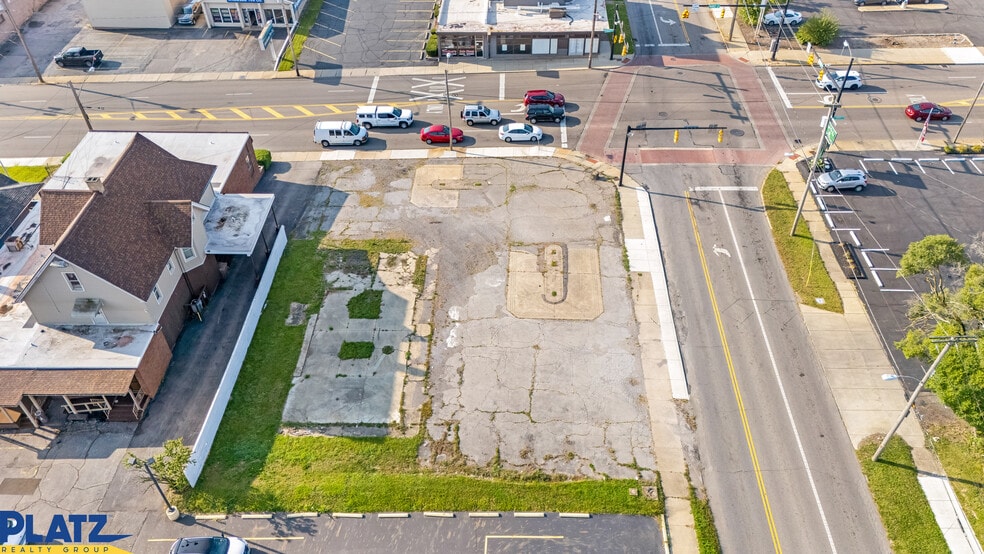 715 E Market St, Warren, OH à vendre - Photo principale - Image 1 de 10