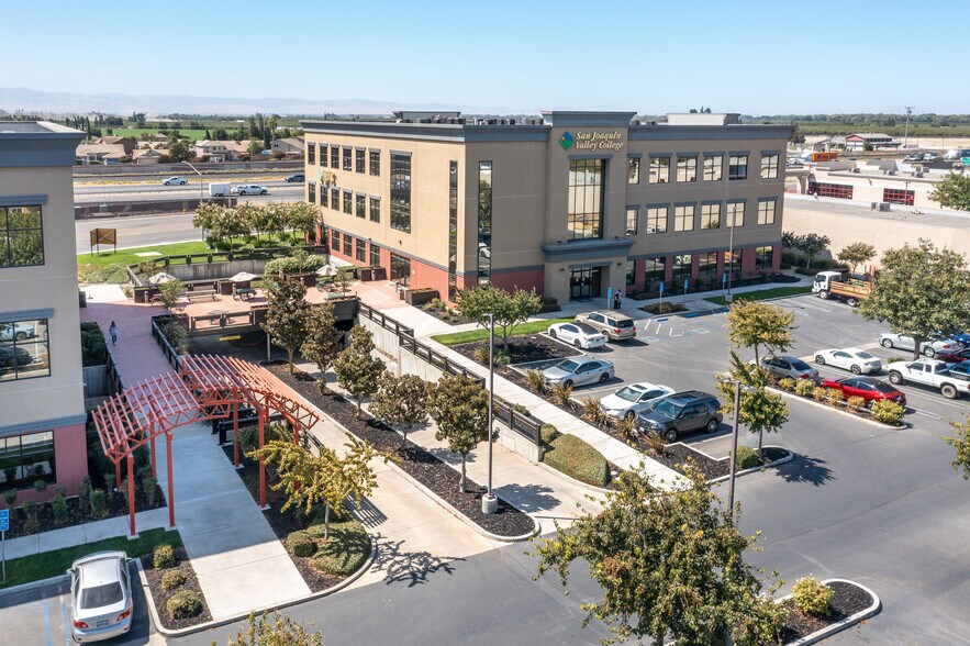 5380 Pirrone Rd, Salida, CA à vendre - Photo du bâtiment - Image 2 de 7