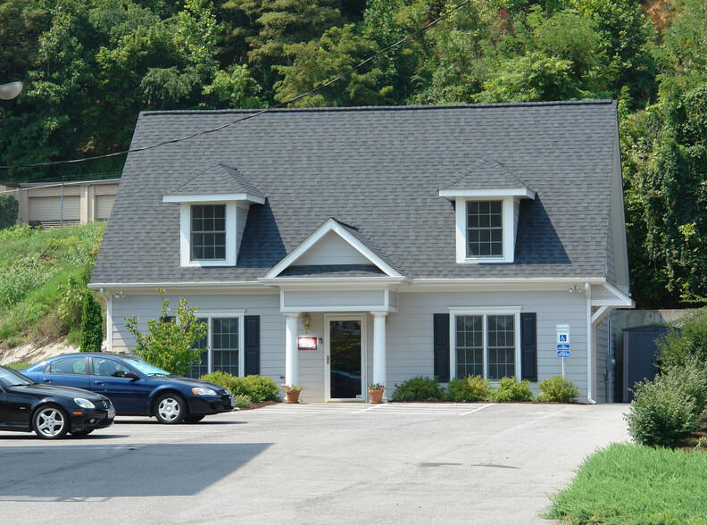 4119 Franklin Rd, Roanoke, VA for lease - Building Photo - Image 1 of 4