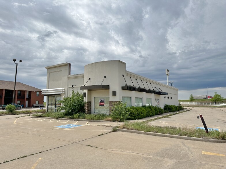 4505 W Doolin Ave, Blackwell, OK for lease - Building Photo - Image 1 of 6