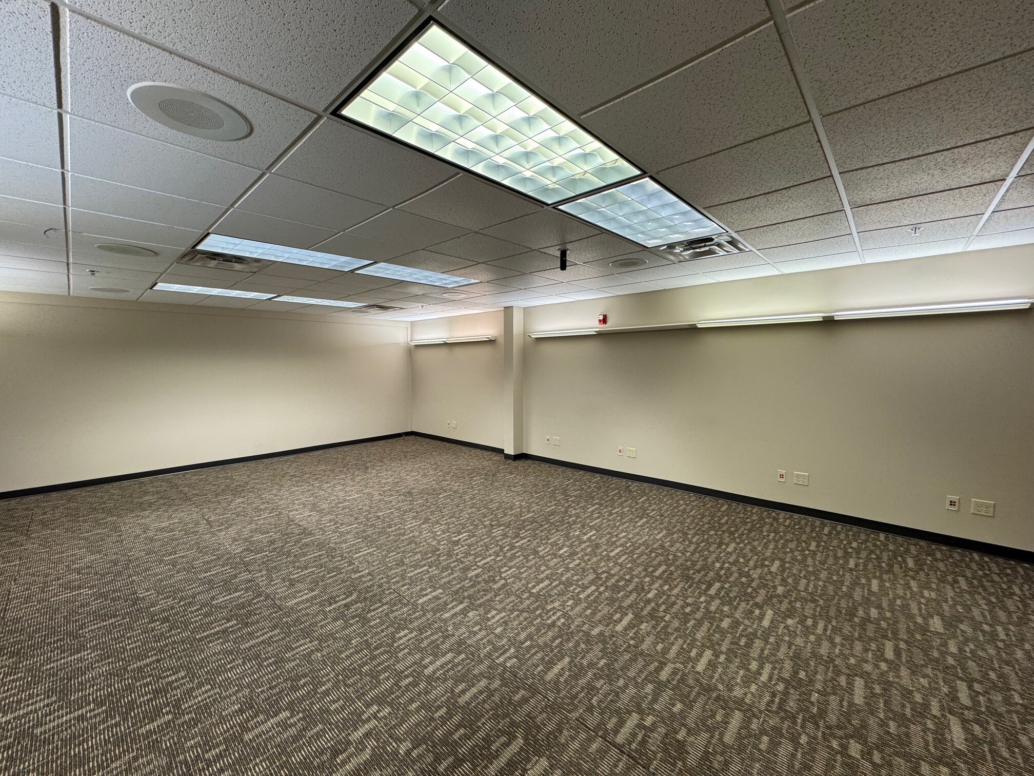 4370 W 109th St, Overland Park, KS à louer Photo intérieure- Image 1 de 4