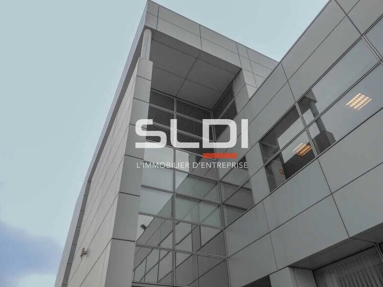 Industriel dans Vaulx-Milieu à louer - Photo du bâtiment - Image 2 de 5