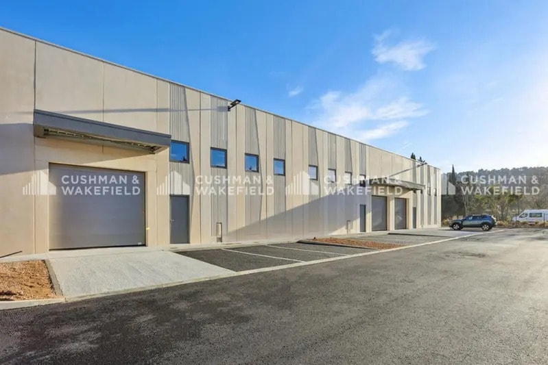 Local d'activités dans Les Pennes-Mirabeau à vendre - Photo du bâtiment - Image 1 de 21