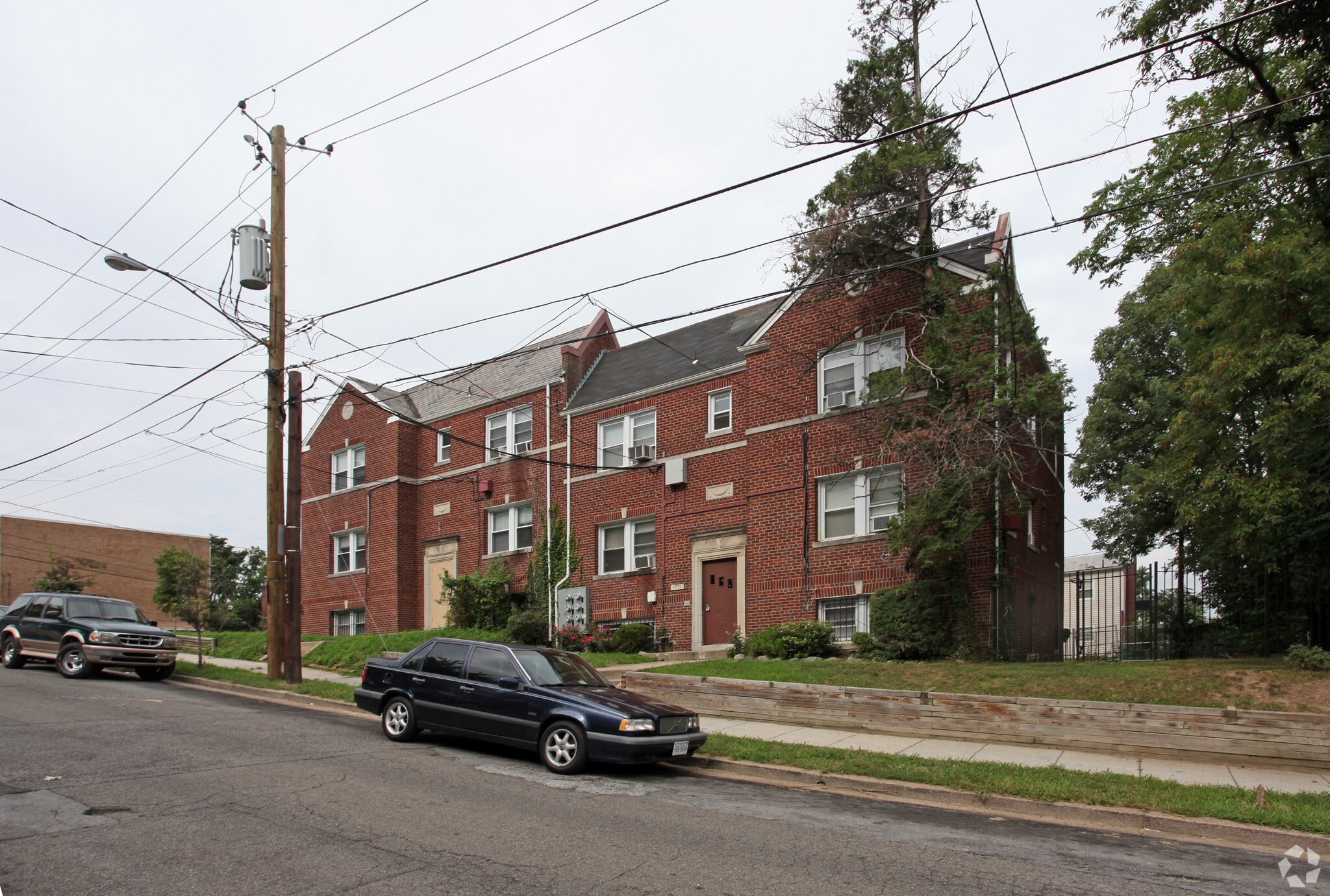 1725 29th St SE, Washington, DC for sale Primary Photo- Image 1 of 3