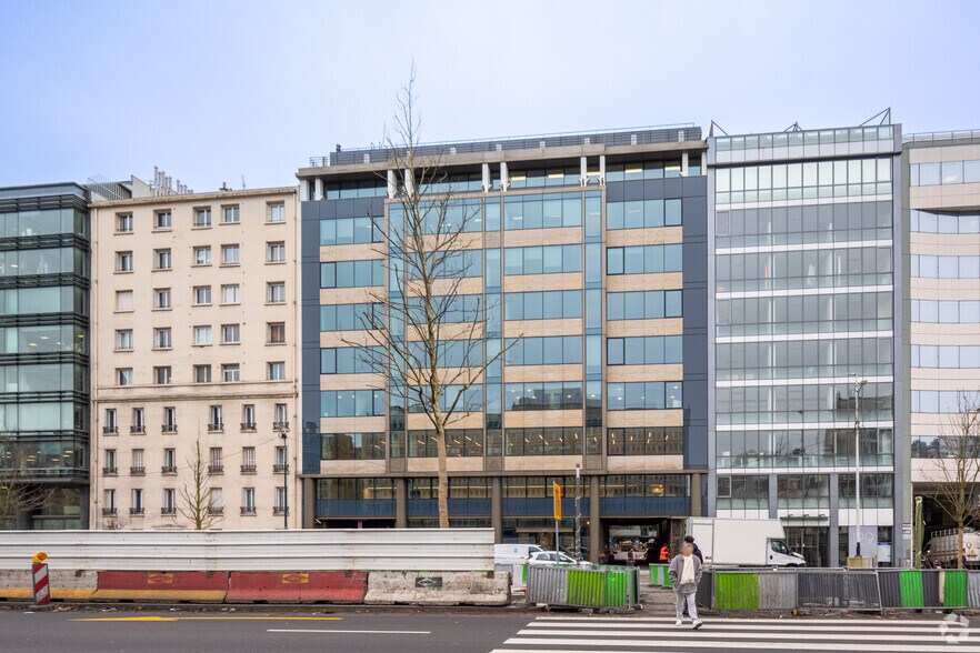127 Avenue Charles De Gaulle, Neuilly-sur-Seine for lease - Building Photo - Image 1 of 21