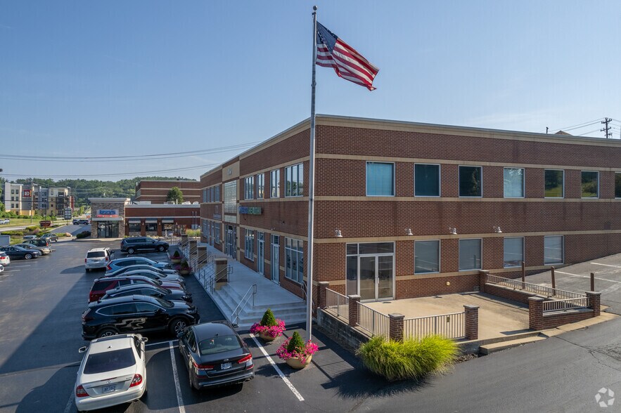 4760 Red Bank Expy, Cincinnati, OH à louer - Photo du bâtiment - Image 2 de 5