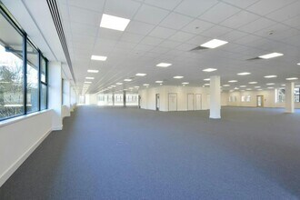 Jays Clos, Basingstoke for lease Interior Photo- Image 2 of 2