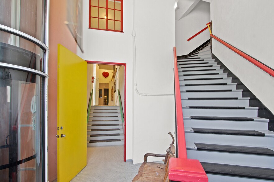 110 Mildred Ave, Venice, CA à vendre - Photo du bâtiment - Image 3 de 12