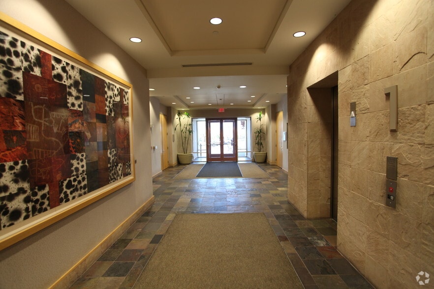 1160 N Town Center Dr, Las Vegas, NV for lease - Interior Photo - Image 3 of 11