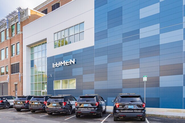 Plus de détails pour 300 Bent St, Cambridge, MA - Local d'activités à louer