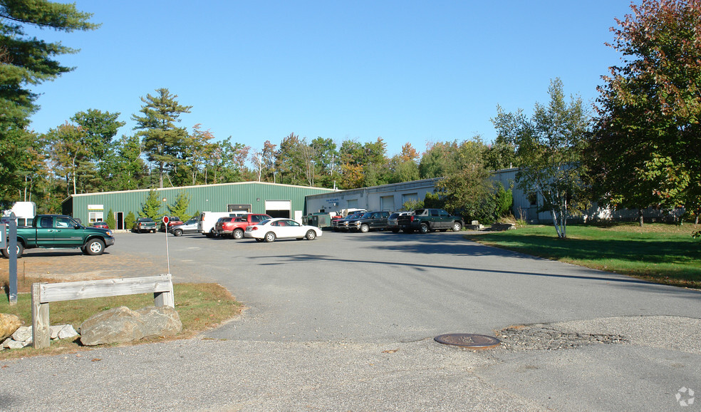 64 Industrial Park Rd, Saco, ME à louer - Photo du bâtiment - Image 2 de 3