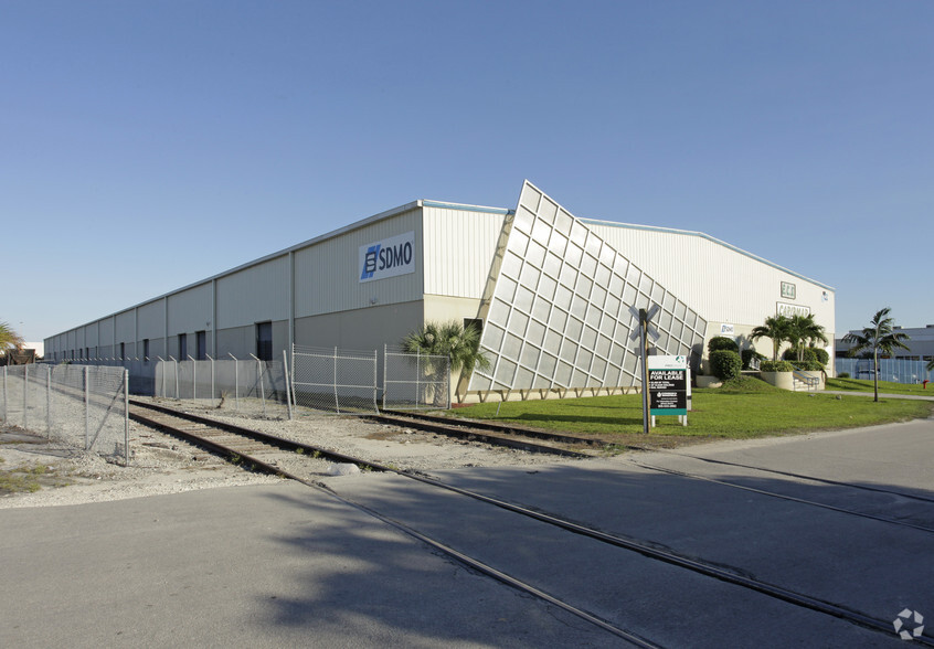 11451 NW 36th Ave, Miami, FL for lease - Building Photo - Image 3 of 5