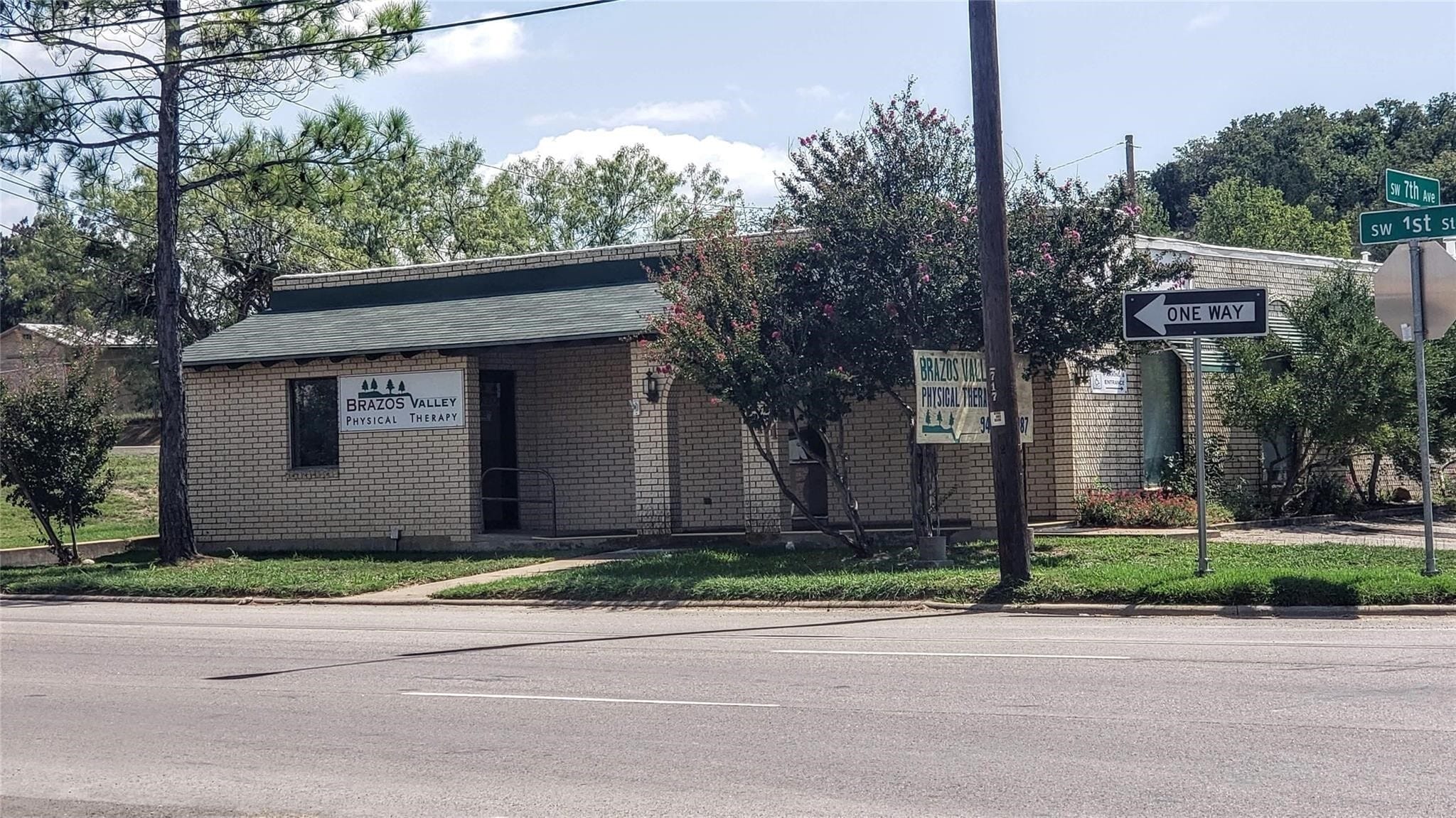 711 SW 1st St, Mineral Wells, TX for sale Primary Photo- Image 1 of 8