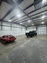 105 N Chestnut St, Belton, MO for lease Interior Photo- Image 2 of 7