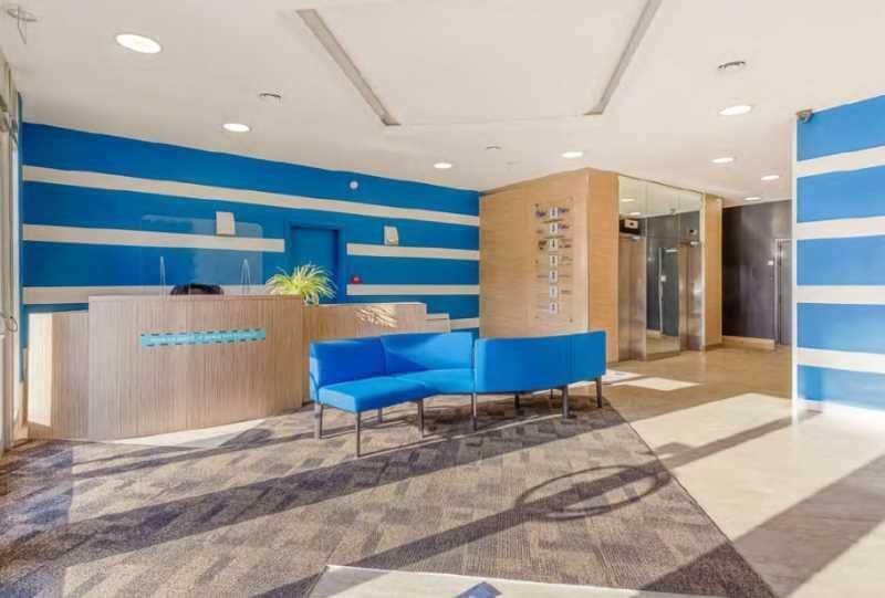 Office in Suresnes for lease - Building Photo - Image 3 of 4