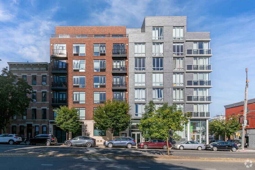 47-28 11th St, Long Island City, NY à vendre - Photo du bâtiment - Image 2 de 9