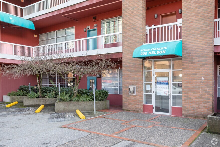 1083 Cambie St, Vancouver, BC à louer - Photo du bâtiment - Image 2 de 8