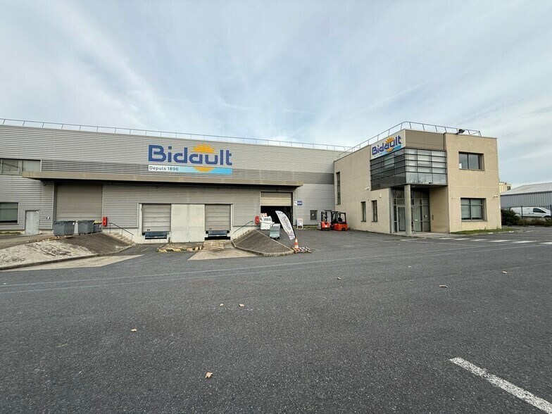 Industriel dans Gennevilliers à louer - Photo du bâtiment - Image 2 de 12