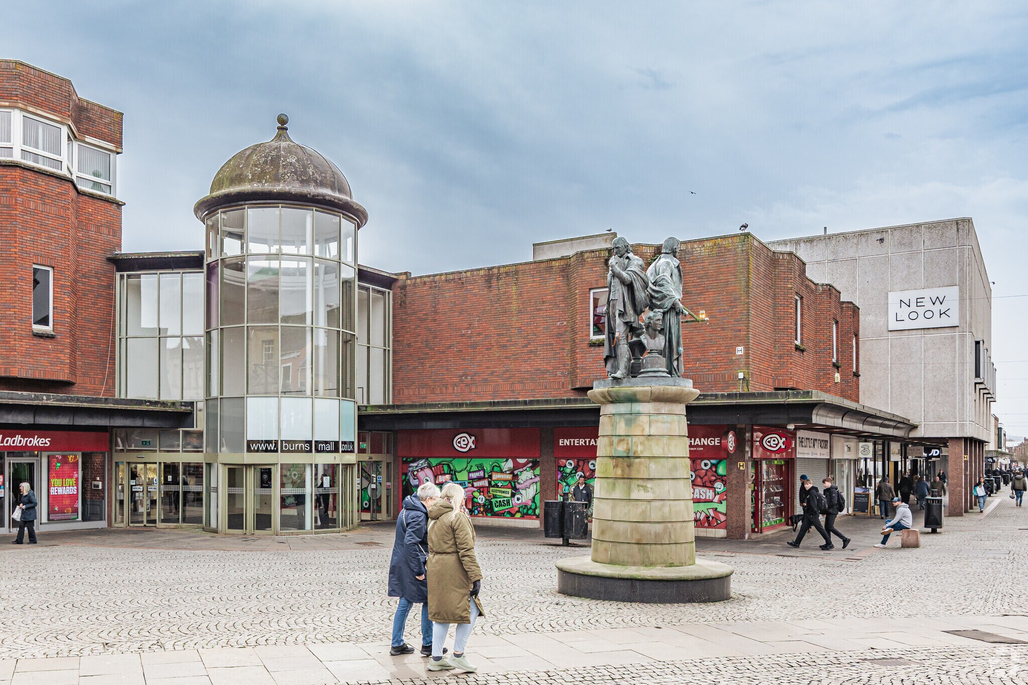 Burns Precinct, Kilmarnock à louer Photo principale- Image 1 de 3