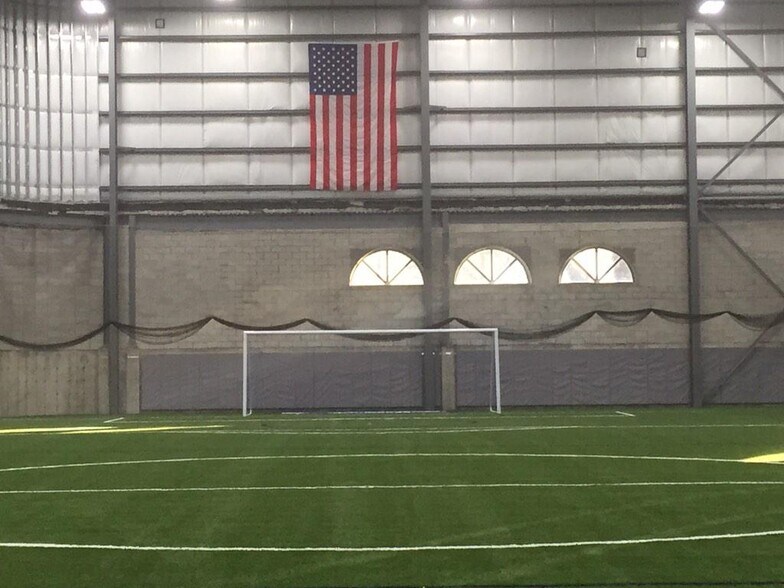 635 Middle Country Rd, Coram, NY à louer - Photo du bâtiment - Image 3 de 8