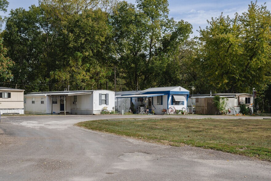 225 S Barnett, Nauvoo, IL à vendre - Photo principale - Image 1 de 18