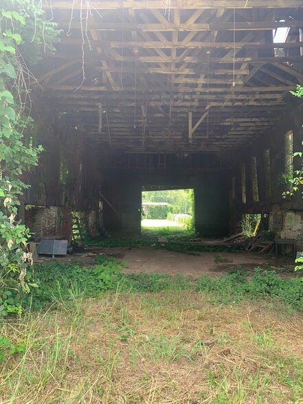 320 N Aycock St, Carrollton, GA for lease - Building Photo - Image 2 of 6