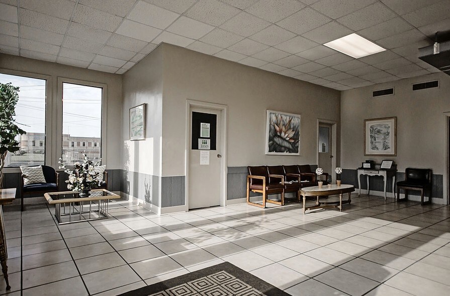 210 S Main St, Shelbyville, TN à louer - Hall d’entrée - Image 3 de 5