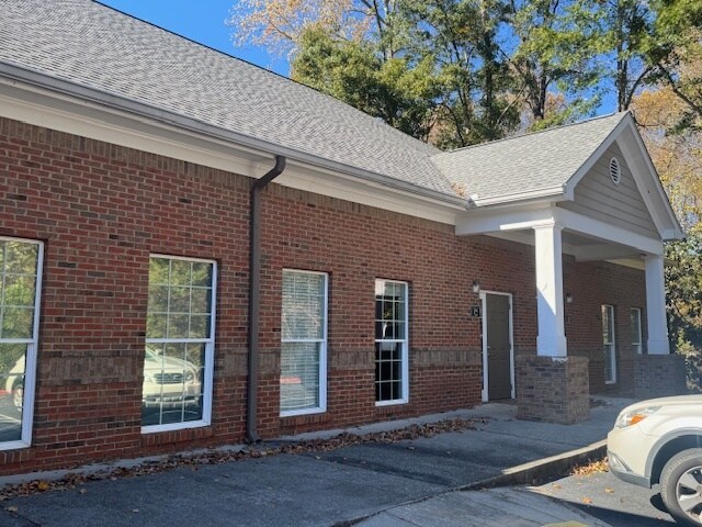 200 Eagles Nest Dr, Canton, GA à louer - Photo du bâtiment - Image 2 de 7