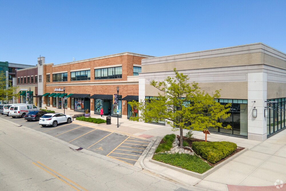 720-780 Village Center Dr, Burr Ridge, IL à louer Photo principale- Image 1 de 22