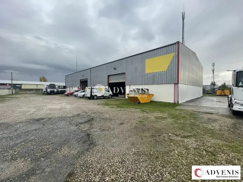 Industrial in Blanquefort for lease Building Photo- Image 1 of 9