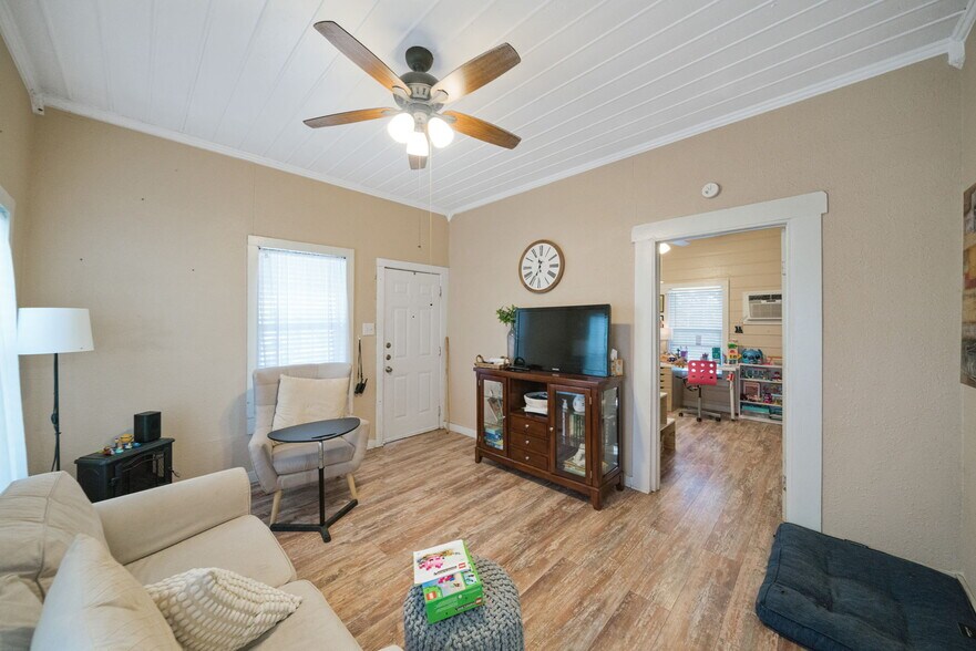 1206 Haeckerville Rd, Cibolo, TX à vendre - Photo du bâtiment - Image 2 de 14