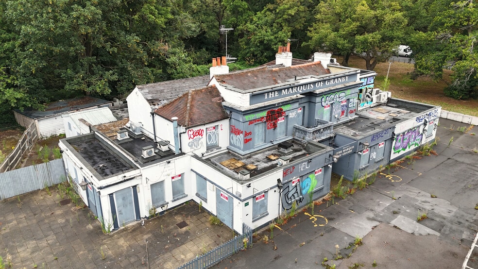 Portsmouth Rd, Esher for sale - Primary Photo - Image 1 of 5