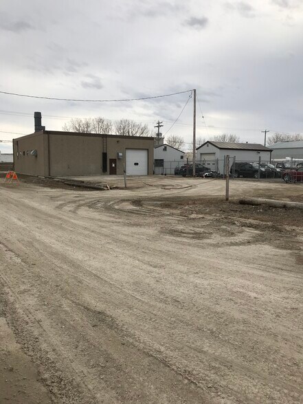 1001-1005 Mission St, Winnipeg, MB à vendre - Photo principale - Image 1 de 1