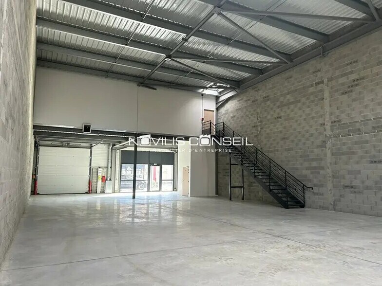 Flex in Fenouillet for lease - Building Photo - Image 3 of 13
