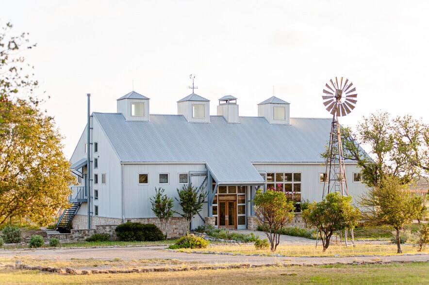 1213 Kott Rd, Fredericksburg, TX à vendre - Photo principale - Image 1 de 62