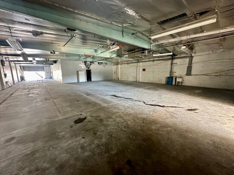 10701 San Fernando Rd, Pacoima, CA à louer - Photo du bâtiment - Image 3 de 15