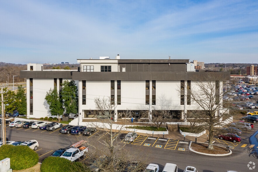 28 White Bridge Rd, Nashville, TN for lease - Building Photo - Image 2 of 12