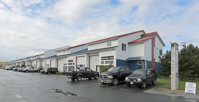 Plus de détails pour 2075 W Henry Ave, Sidney, BC - Bureau à louer