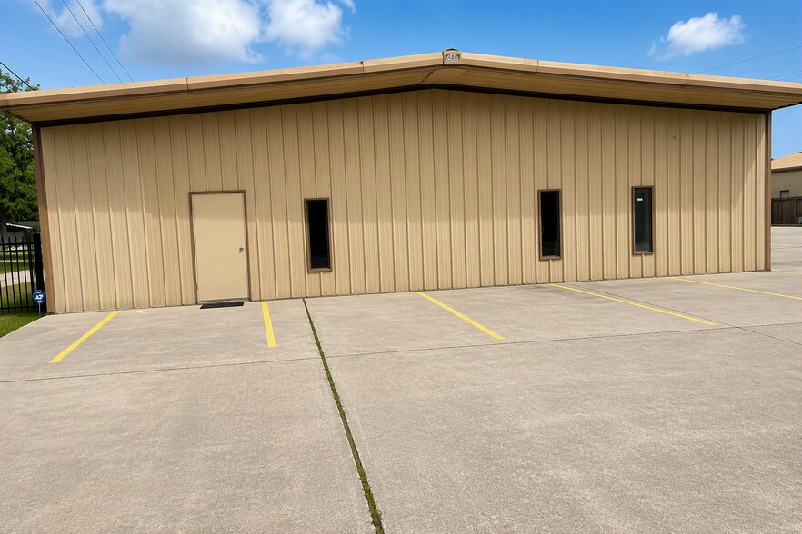 25210 Richards Rd, Spring, TX à louer - Photo du bâtiment - Image 2 de 9