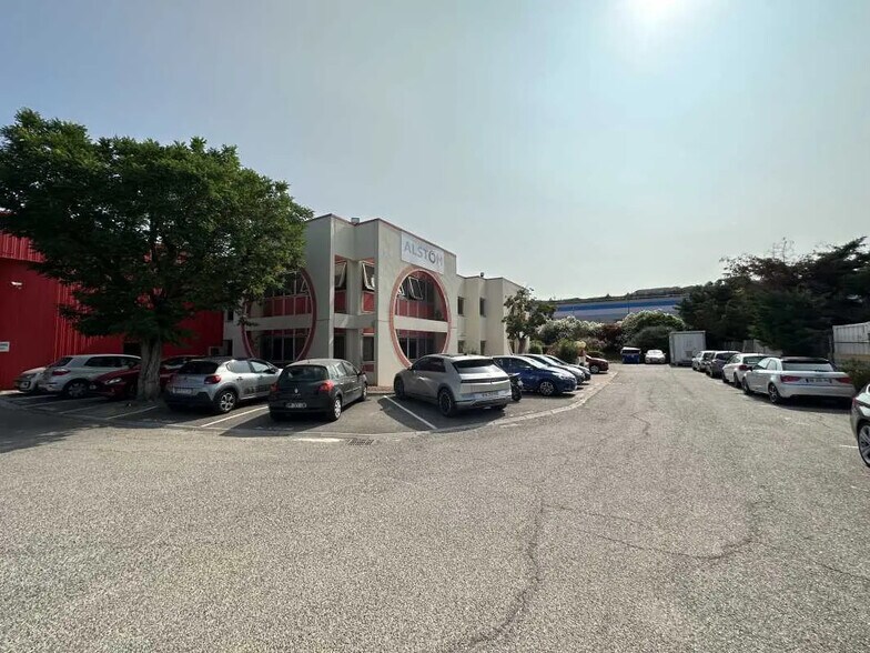 Bureau dans Vitrolles à louer - Photo du bâtiment - Image 3 de 4