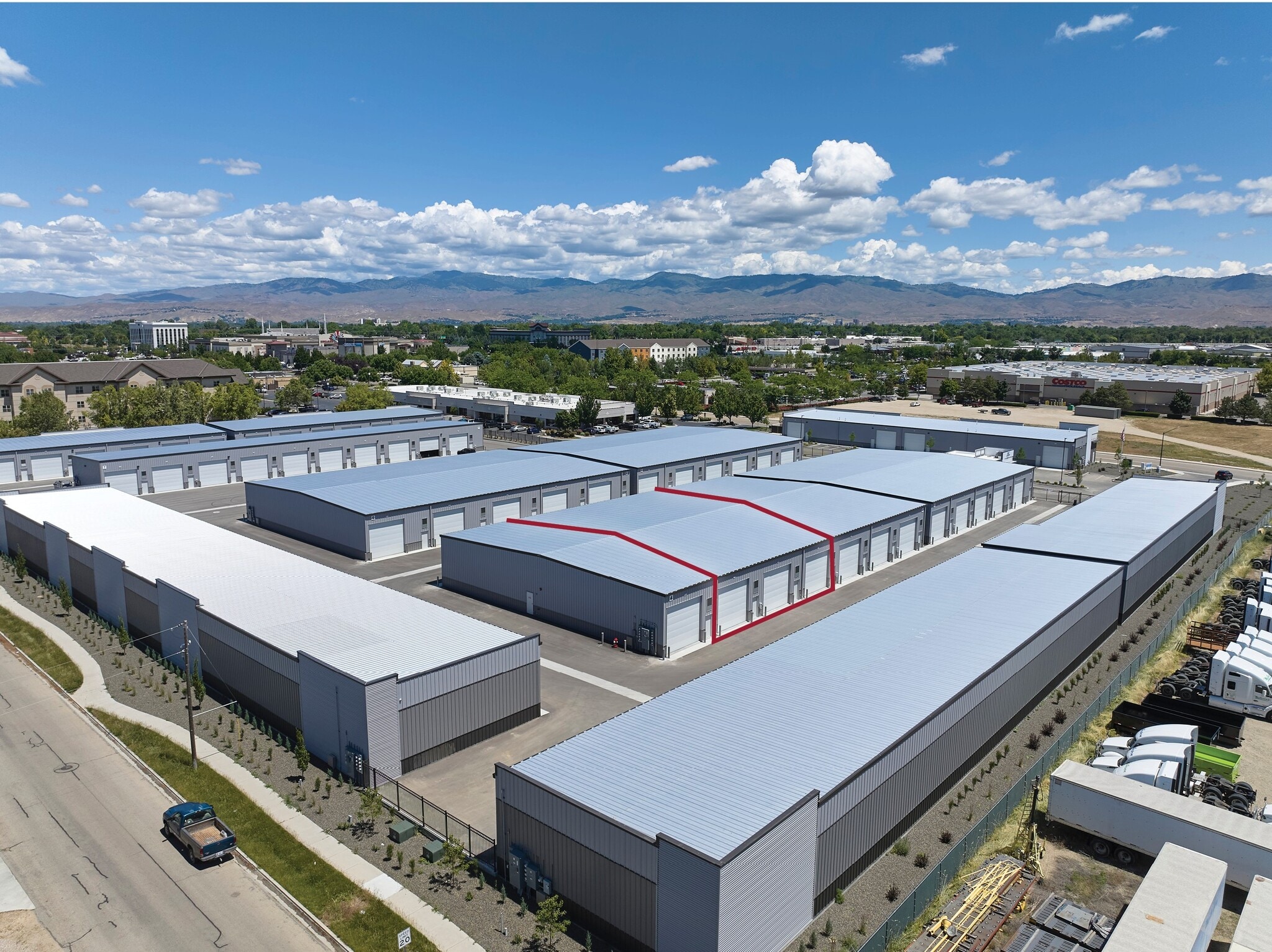 Leased Investment Storage Condos For Sal portfolio of 6 properties for sale on LoopNet.ca Building Photo- Image 1 of 4