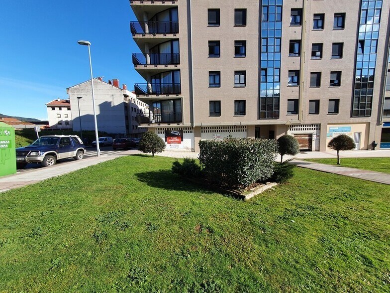 Calle Santiago López, Pravia, Asturias for sale - Building Photo - Image 2 of 13